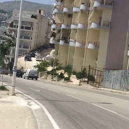 Thanasi * Gjashtë