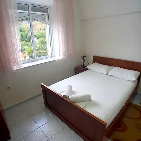 House Cela 3* Gjirokaster