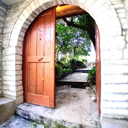 House Cela Hotel Gjirokaster