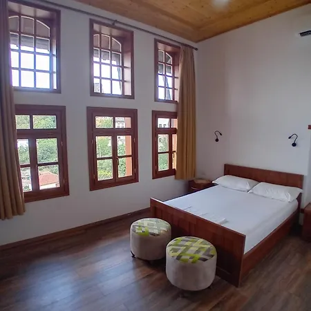 House Cela Hotel 3*